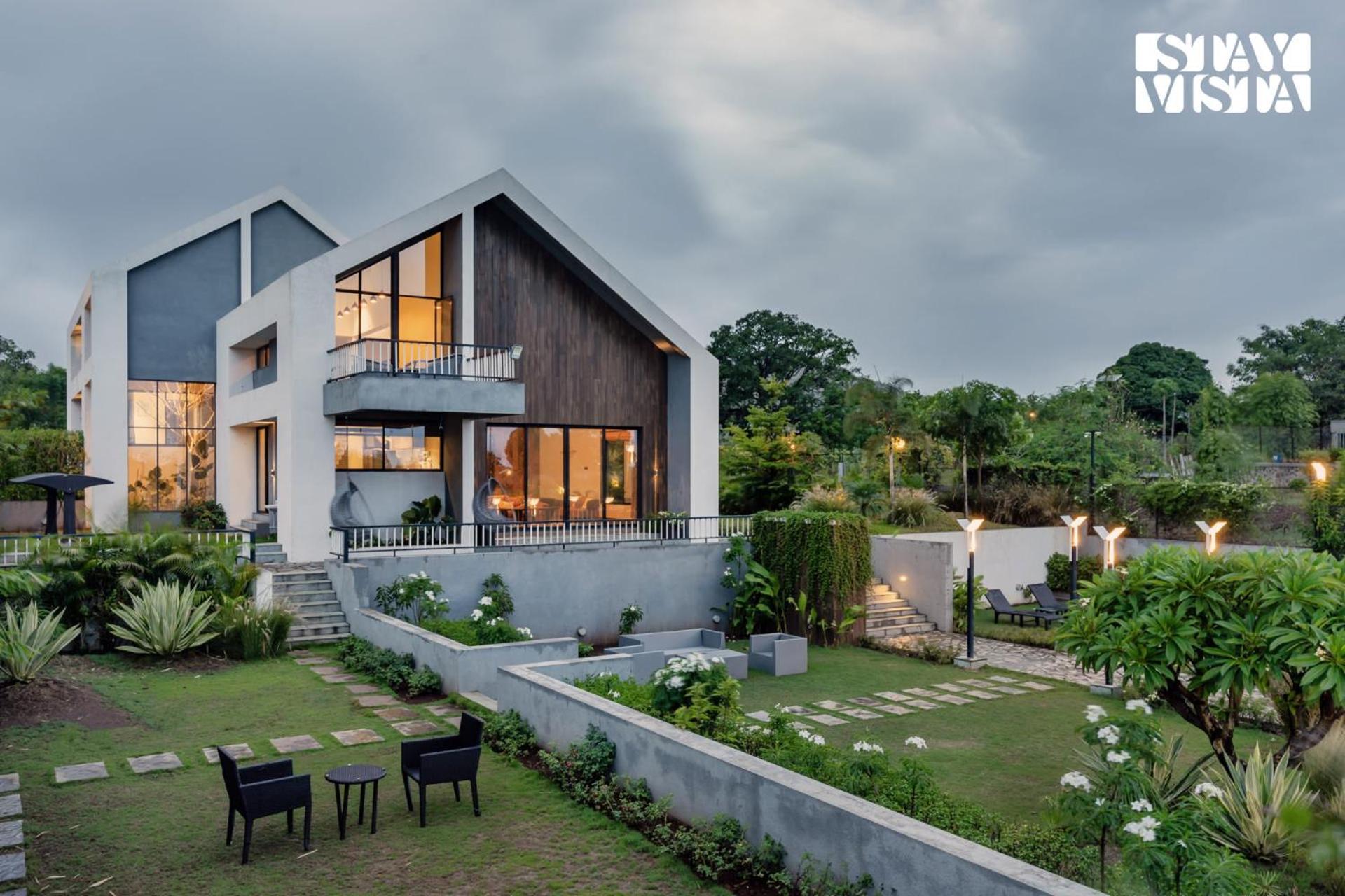Stayvista At The Rainfield Villa With Gazebo & Lawn Нашик Екстериор снимка
